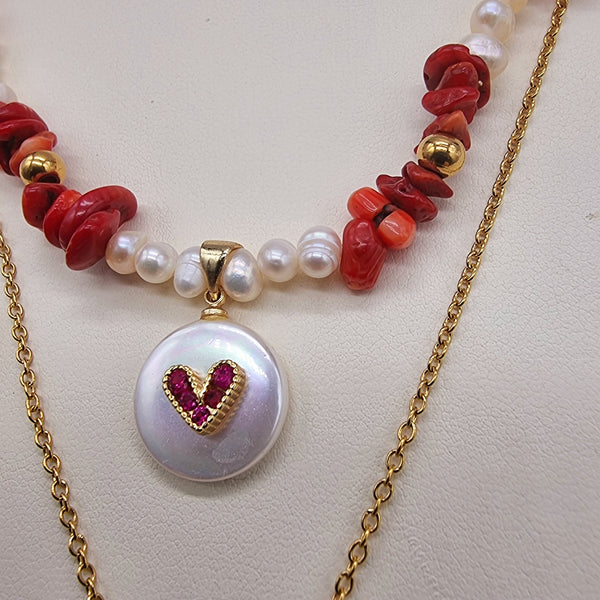 Collar de Perlas y Corales con dije Corazón