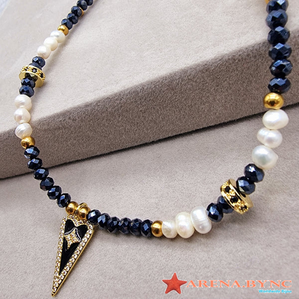 Collar Gothic