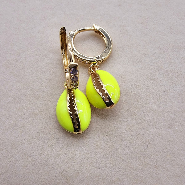 Preciosos pendientes Caracol Amarillo Neón