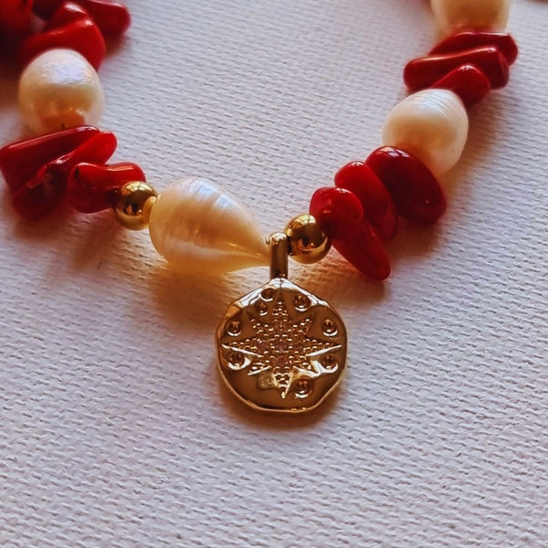 Pulsera Perlas, Coral y Dije