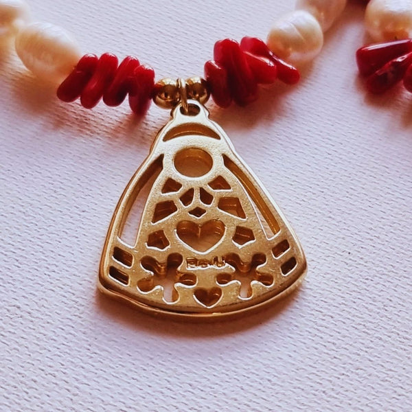 Collar Perlas, y Virgen