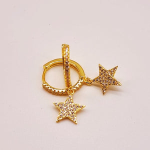 Argollas  / Aros con brillantes y Estrella Doradas y Plateadas