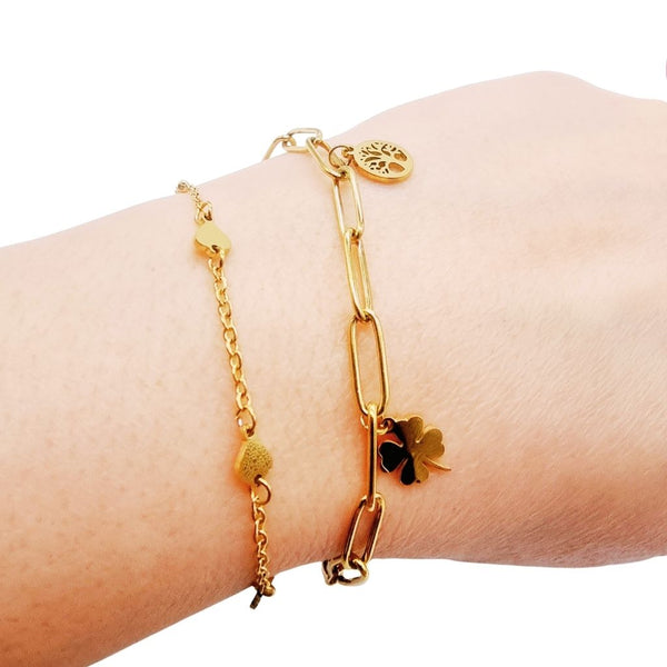 Soñadora con Luna, Trébol y Árbol de la Vida