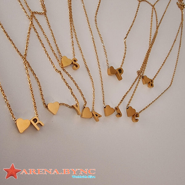 Collar con Inicial Letra B