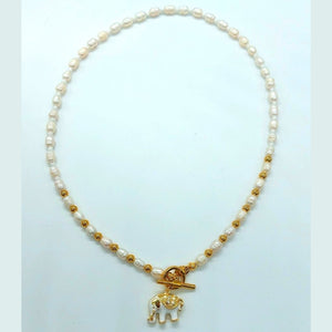 Collar Perla Atrevida con Dije de Elefante